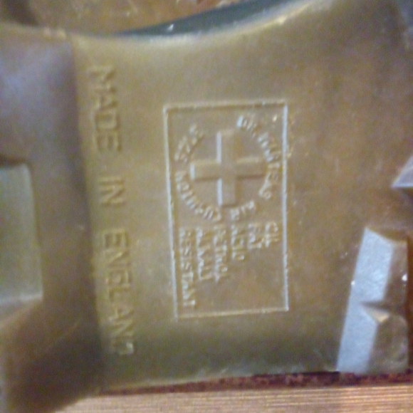 Dr. Martens Mens USA 8  Ladies 9  Run Large Black and White Oxford Shoes - Picture 12 of 14